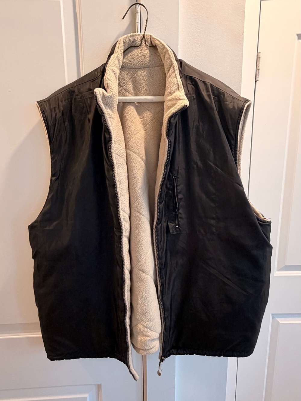 Men's Reversible Puffer Vest - Black with Cream Fleece Lining